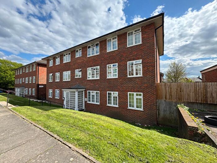 2 Bedroom Flat To Rent In Lantern Close, Wembley, HA0