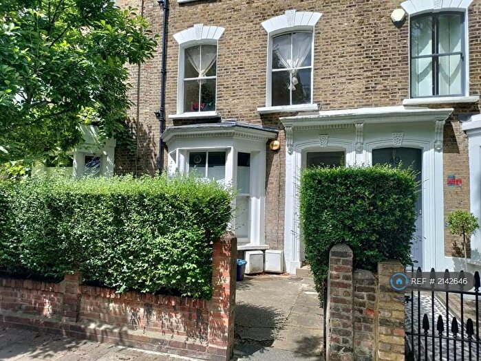 1 Bedroom Flat To Rent In Groombridge Road, London, E9