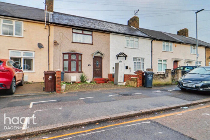 3 Bedroom Terraced House For Sale In Fitzstephen Road, Dagenham, RM8