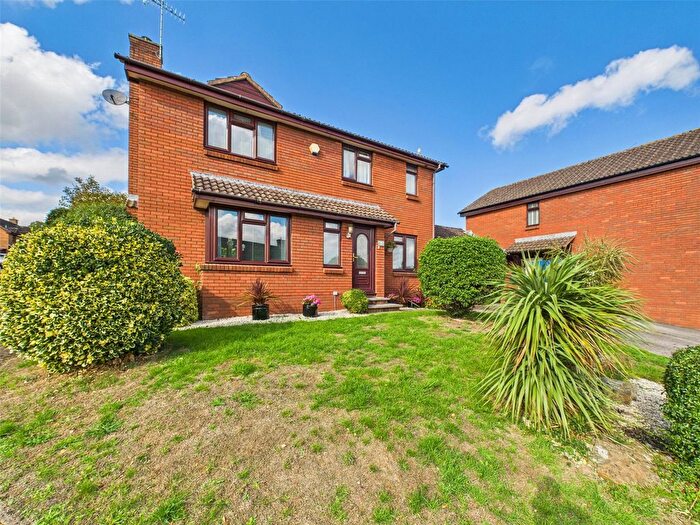 4 Bedroom Detached House For Sale In Fox Close, Stroud, Gloucestershire, GL5