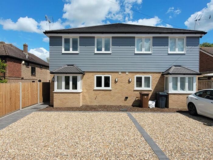 4 Bedroom Semi Detached House To Rent In Tennyson Avenue, Cliffe Woods, Rochester, ME3