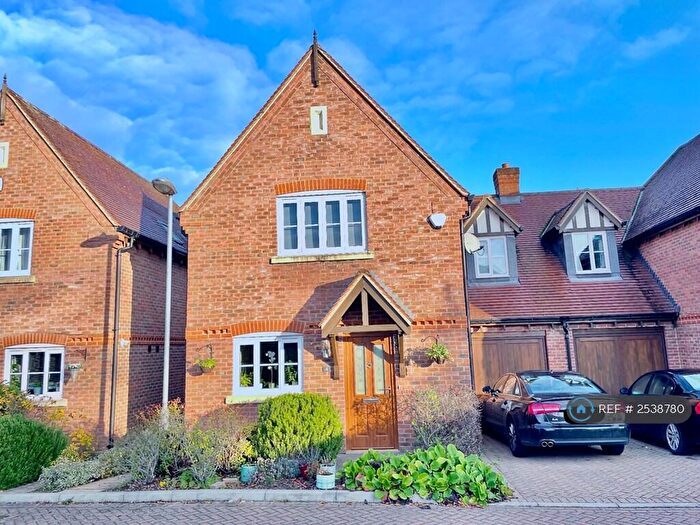 4 Bedroom Semi-Detached House To Rent In Matthews Close, Earley, Reading, RG6