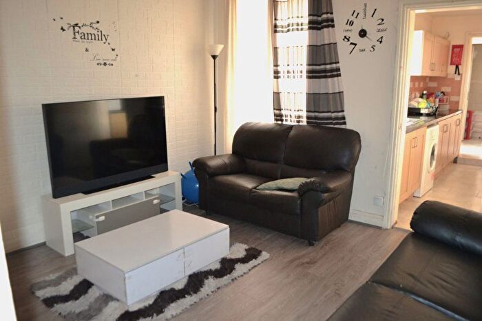 3 Bedroom Property To Rent In Hubert Road, B29