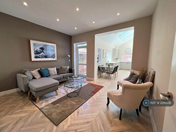 4 Bedroom Terraced House To Rent In Basingstoke Road, Reading, RG2