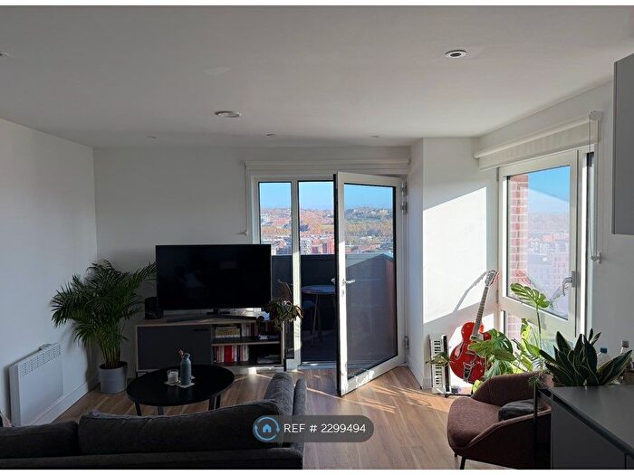 2 Bedroom Flat To Rent In Ingot Place, Sheffield, S3