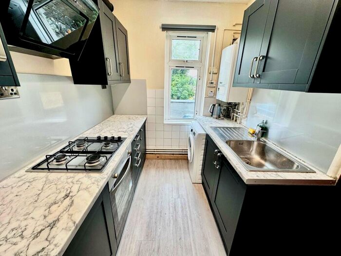 3 Bedroom Maisonette To Rent In Lodge Avenue, Dagenham, RM9