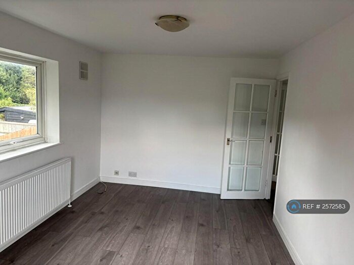 2 Bedroom Flat To Rent In St. Johns Well Lane, Berkhamsted, HP4