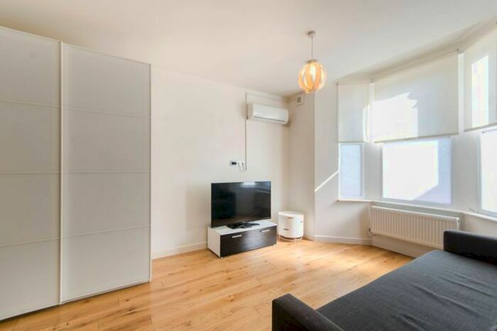 Studio To Rent In Chaplin Road, Willesden Green, London, NW2