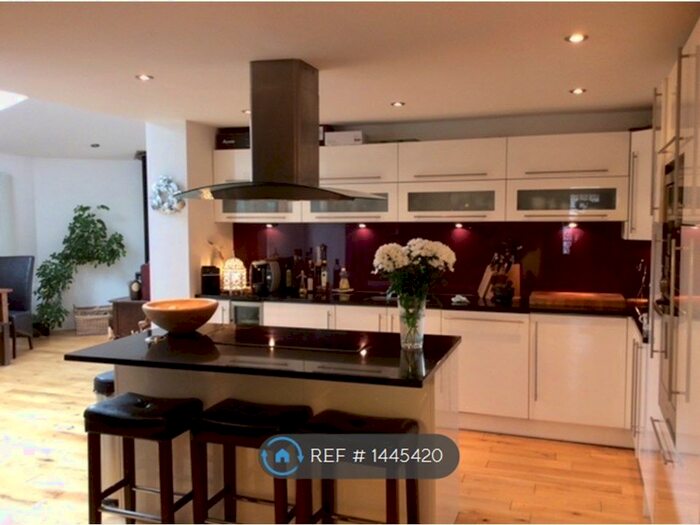 4 Bedroom End Of Terrace House To Rent In Powis Close, Newport, NP10