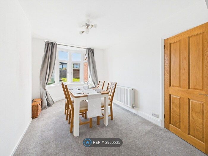 3 Bedroom End Of Terrace House To Rent In Oldfield Road, Coventry, CV5