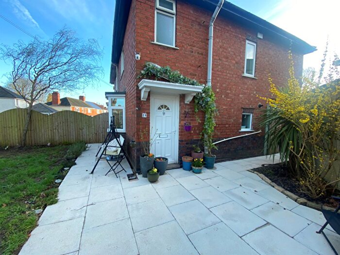3 Bedroom Semi Detached House For Sale In Menin Road, Birmingham, B13