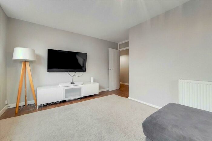 2 Bedroom Apartment To Rent In York Hill, West Norwood, London, SE27