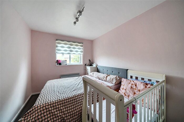 1 Bedroom Flat For Sale In Abbotswood Way, Hayes, UB3