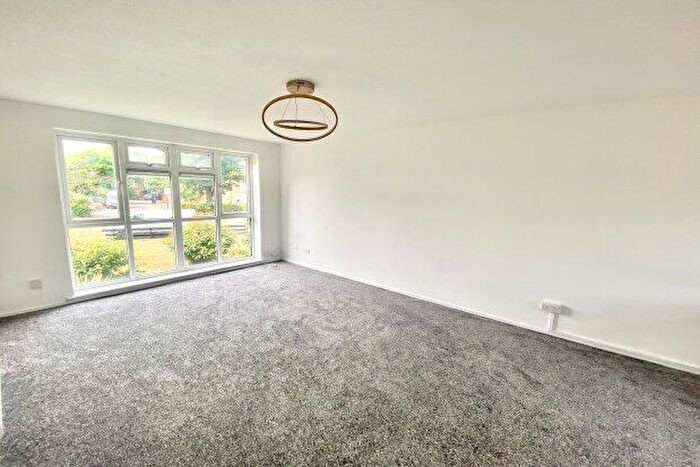 2 Bedroom Flat To Rent In Sansom Road, London, E11