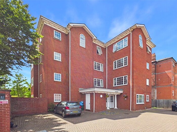 2 Bedroom Flat For Sale In Barnwood Road, Gloucester, Gloucestershire, GL2