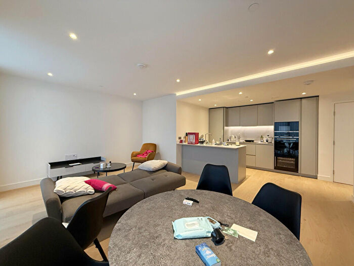 1 Bedroom Apartment To Rent In Marsh Wall, London, E14