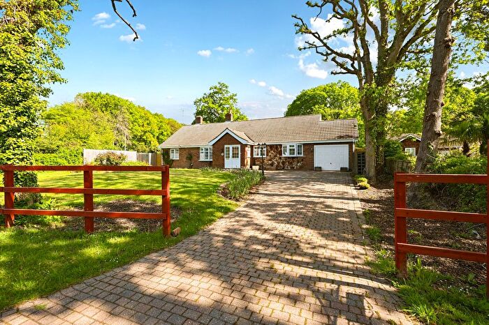 4 Bedroom Detached Bungalow For Sale In Bromley Green Road, Ruckinge, TN26