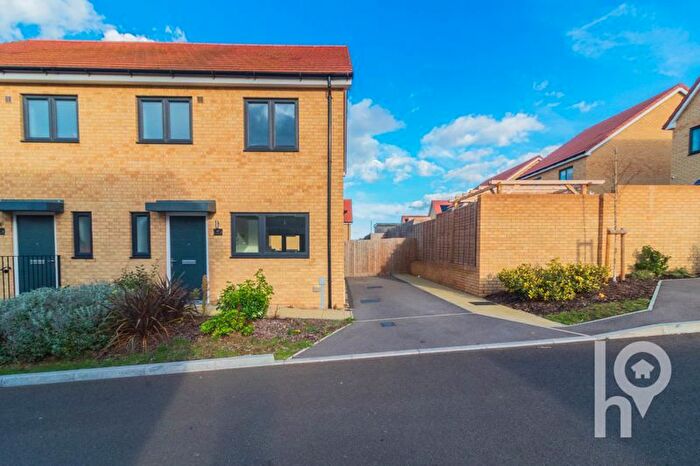 3 Bedroom Semi-Detached House To Rent In Whimbrel Drive, Halfway, ME12