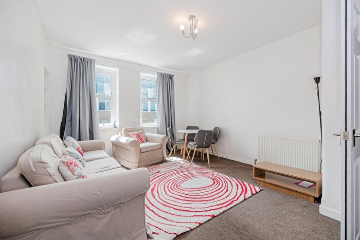 3 Bedroom Flat To Rent In Richmond Place, Edinburgh, EH8