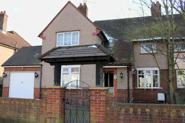 4 Bedroom House To Rent In Ripple Road, Barking, IG11