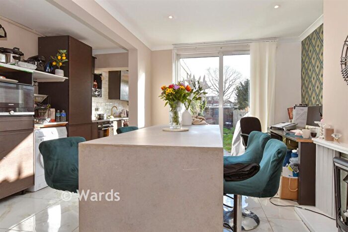 3 Bedroom Terraced House For Sale In Montrose Avenue, Welling, Kent, DA16