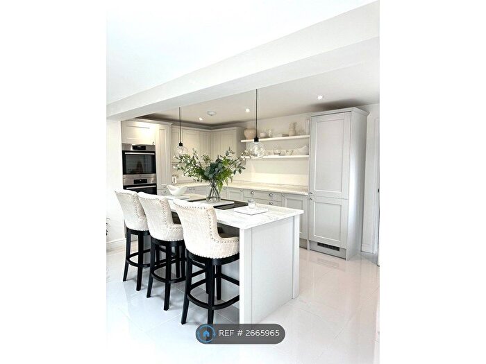 4 Bedroom Bungalow To Rent In Orchard Way, Barnham, Bognor Regis, PO22