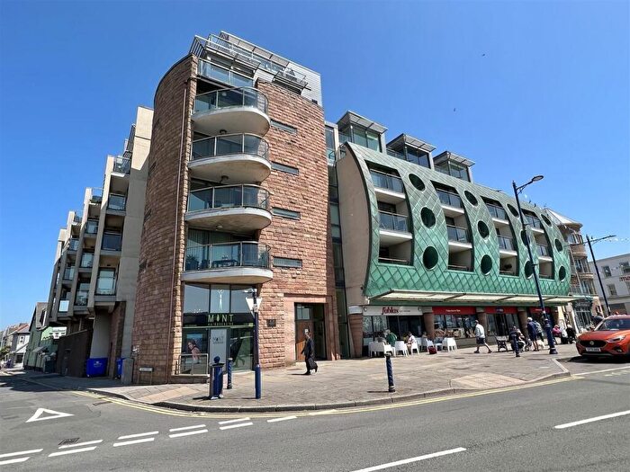 2 Bedroom Apartment For Sale In Esplanade, Porthcawl, Bridgend County Borough, CF36