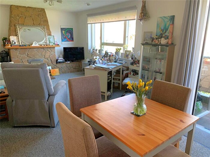 3 Bedroom Apartment For Sale In Wallis House, Orchard Way, East Grinstead, RH19