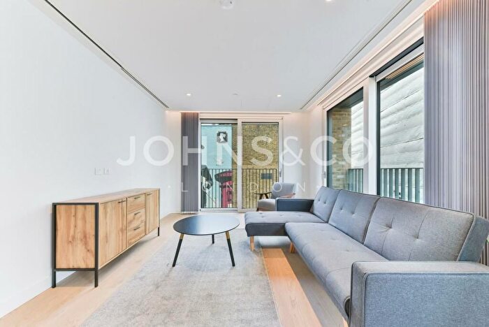 2 Bedroom Flat To Rent In Sovereign Court, Jubilee Walk, London, WC1X