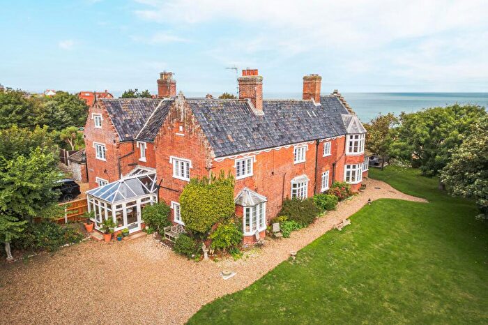 7 Bedroom Semi Detached House For Sale In Enchanting And Characterful Seaside Home In Mundesley, NR11