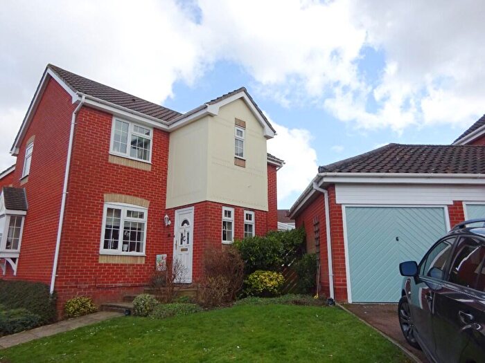 3 Bedroom Detached House To Rent In Lyminster Close, Bury St. Edmunds, Suffolk, IP32