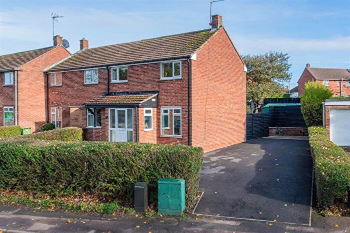 3 Bedroom End Of Terrace House For Sale In Kingsthorpe Avenue, Corby, NN17