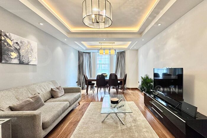 3 Bedroom Flat To Rent In Eaton House, Upper Grosvenor Street, Mayfair, W1K