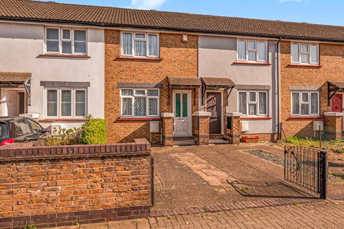 2 Bedroom Terraced House For Sale In Cranswick Road, South Bermondsey, SE16