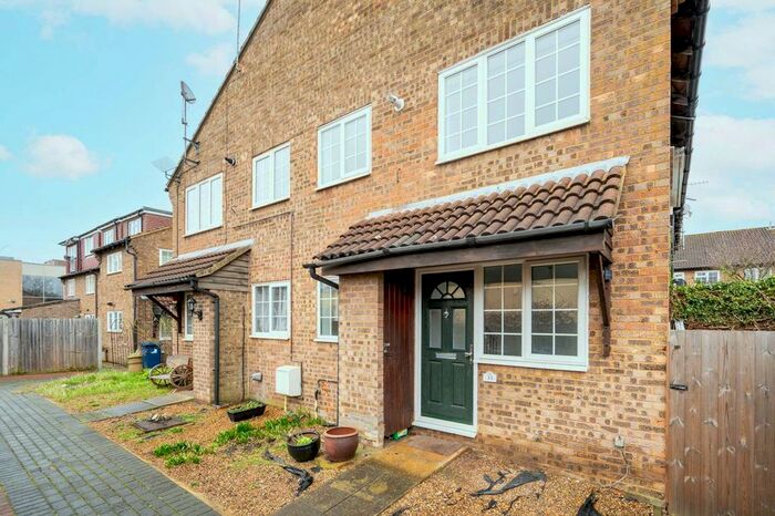 1 Bedroom Property To Rent In Sawyers Lawn, West Ealing, London, W13