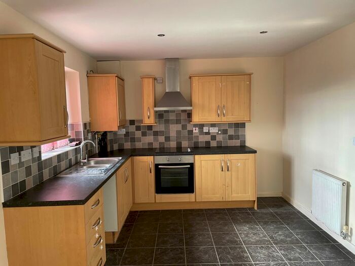 2 Bedroom Flat To Rent In Manorfields, Kimberworth, Rotherham, S61