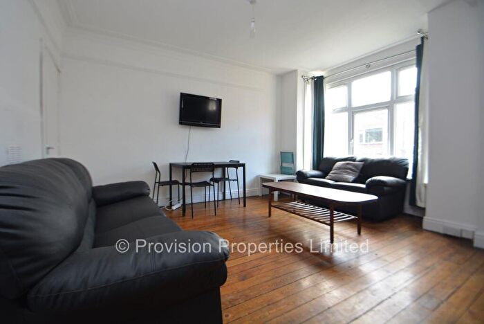 6 Bedroom Terraced House To Rent In Manor Drive, Hyde Park, Leeds, LS6