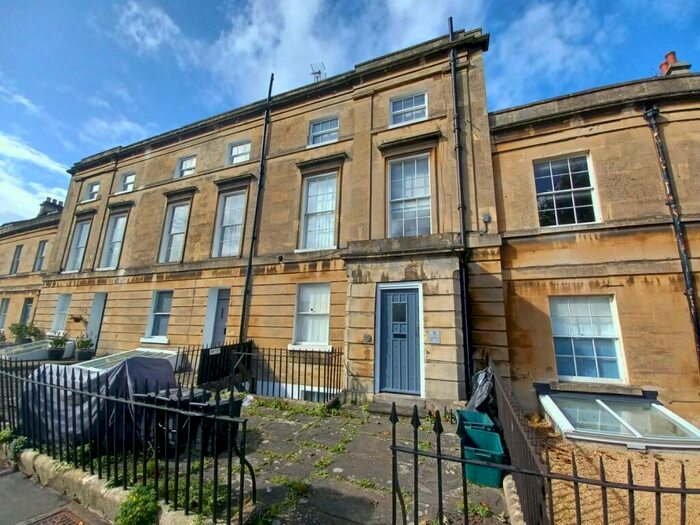 2 Bedroom Maisonette To Rent In Bloomfield Road, BA2