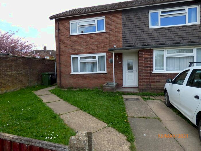 2 Bedroom Flat To Rent In Stuart Close, Gorleston, Great Yarmouth, NR31