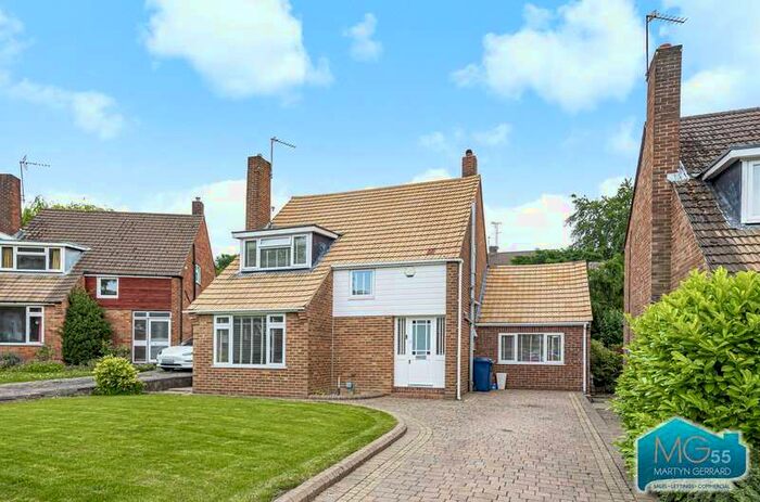 3 Bedroom Detached House To Rent In Sutton Crescent, High Barnet, Hertfordshire, EN5