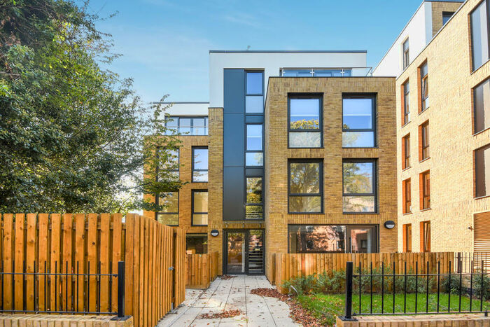 3 Bedroom Apartment To Rent In Latimer Road, Headington, OX3