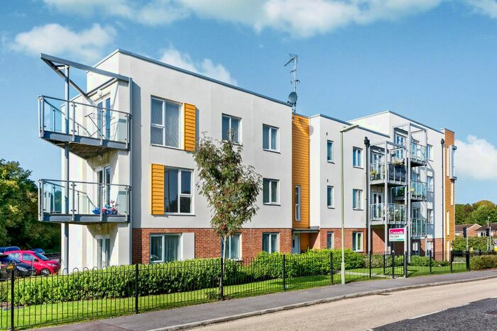 2 Bedroom Flat To Rent In John Hunt Drive, Basingstoke, RG24