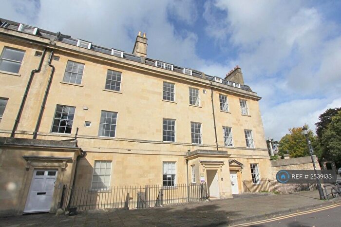 2 Bedroom Flat To Rent In Queens Parade, Bath, BA1