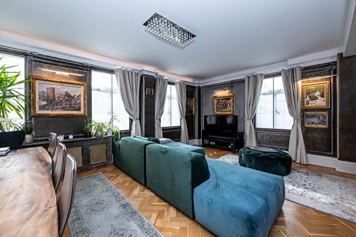 3 Bedroom Flat For Sale In Brymon Court, Montagu Square, London, W1H
