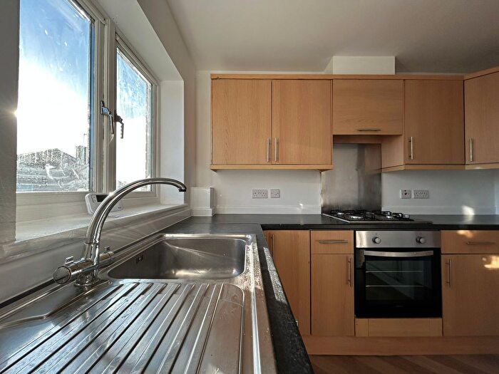 2 Bedroom Flat To Rent In Groveland Court, Ringwood Highway, Potters Green, Coventry, CV2