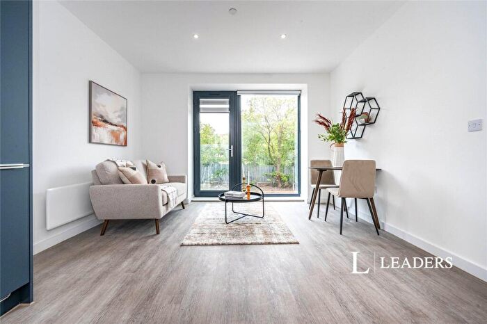 1 Bedroom Flat To Rent In Silbury Boulevard, Milton Keynes, Buckinghamshire, MK9