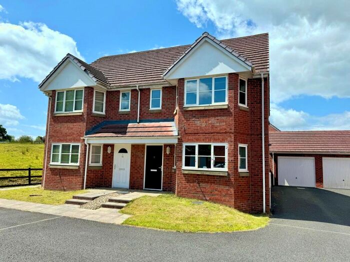 3 Bedroom Semi-Detached House For Sale In Dulas Bank, Tremont Parc, Llandrindod Wells, Powys, LD1