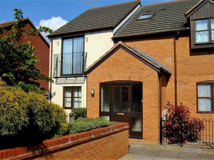 1 Bedroom Flat To Rent In Foxglove Close, Malvern, WR14