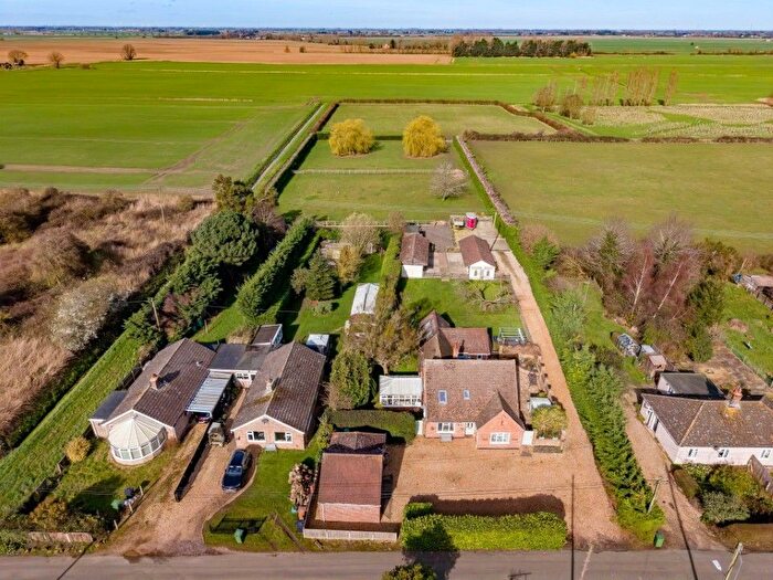 4 Bedroom Detached Bungalow For Sale In Wiggenhall St. Mary Magdalen, King's Lynn, PE34