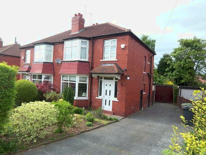 3 Bedroom Semi-Detached House To Rent In Chelwood Crescent, Roundhay, Leeds, LS8
